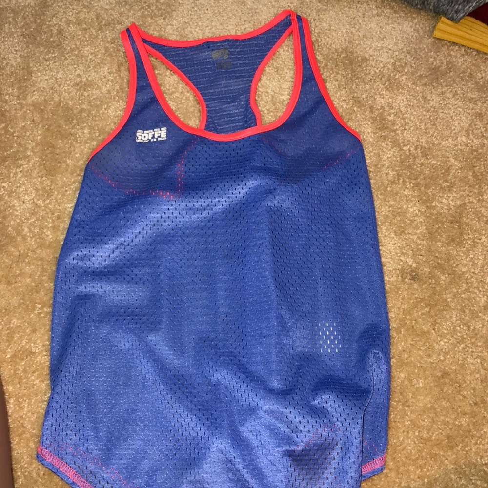 workout tank top